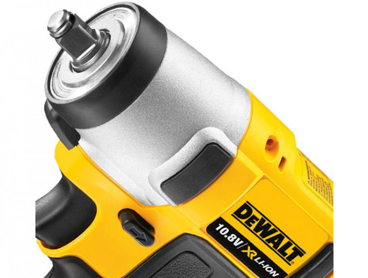 Аккумуляторный гайковерт DeWALT DCF813D2