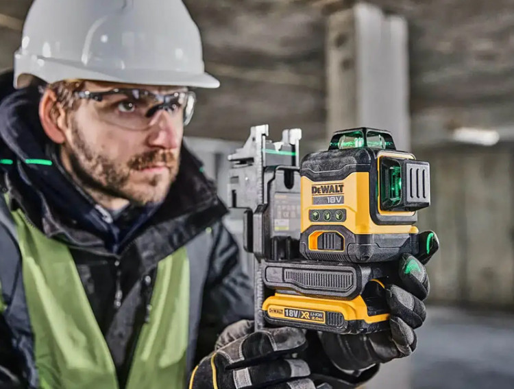 Лазер линейный DeWALT DCLE34031D1