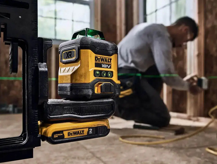 Лазер линейный DeWALT DCLE34031D1