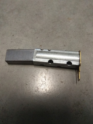 Угольная щётка эл.двигателя для M135-HP(12-15) LAND,105,135,W165-ARV,195-PRO,M165-PW HUX~б/н~5294
