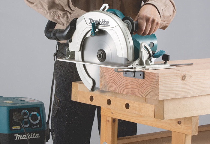 Дисковая пила MAKITA HS0600