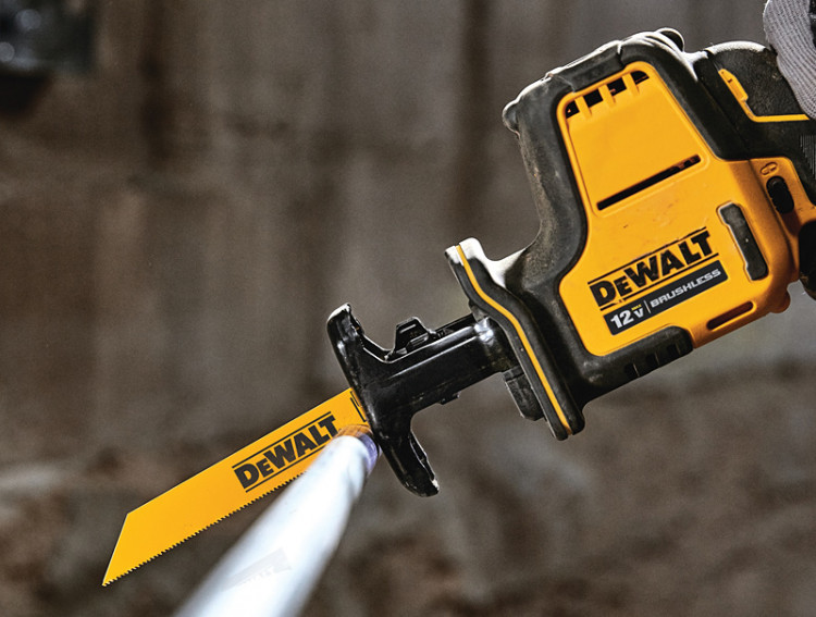 Аккумуляторная сабельная пила DeWALT DCS312N