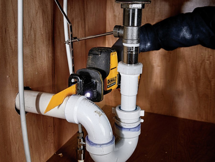 Аккумуляторная сабельная пила DeWALT DCS312NT