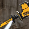 Аккумуляторная сабельная пила DeWALT DCS312NT