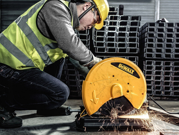 Пила монтажная DeWALT D28730