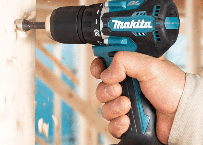 Аккумуляторная дрель-шуруповерт MAKITA DDF487Z