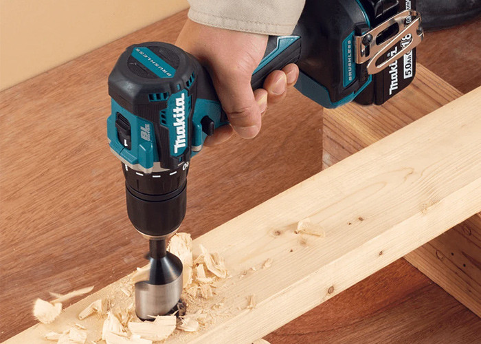 Аккумуляторная дрель-шуруповерт MAKITA DDF487Z
