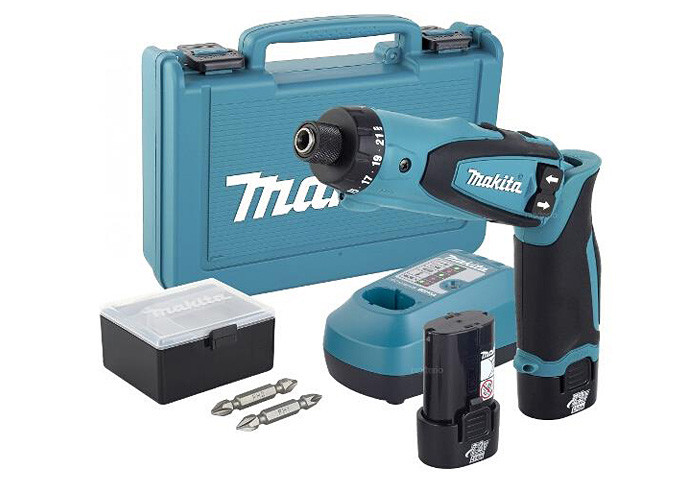 Аккумуляторная дрель-шуруповерт MAKITA DF012DSE