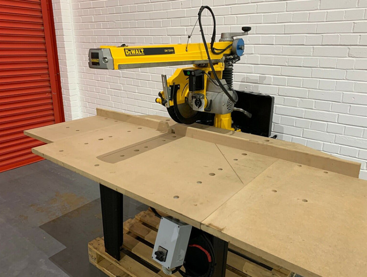 Радиально-консольная пила DeWALT DW729KN