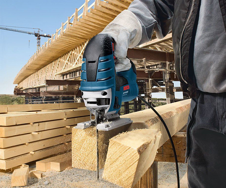 Лобзик BOSCH GST 150 BCE