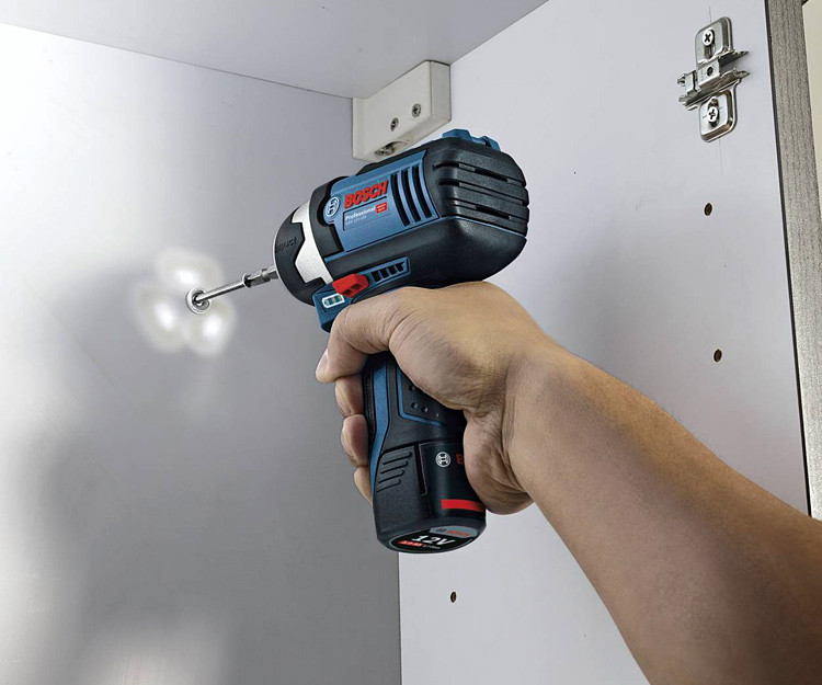 Аккумуляторный ударный гайковерт BOSCH GDR 12V-105 Solo