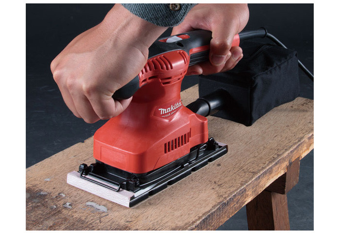 Вибрационная шлифмашина MAKITA M9203