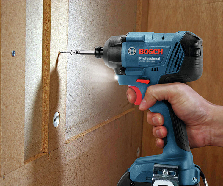 Аккумуляторный ударный гайковерт BOSCH GDR 180-LI