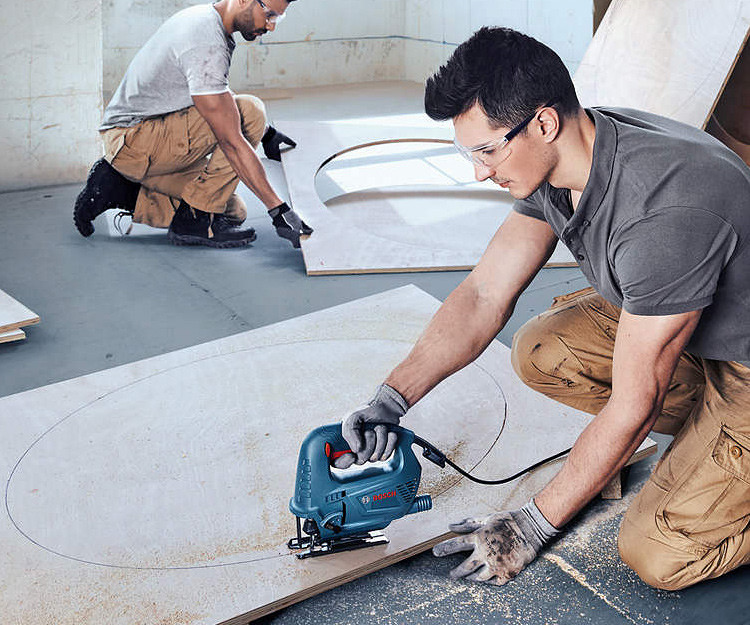 Лобзик BOSCH GST 700