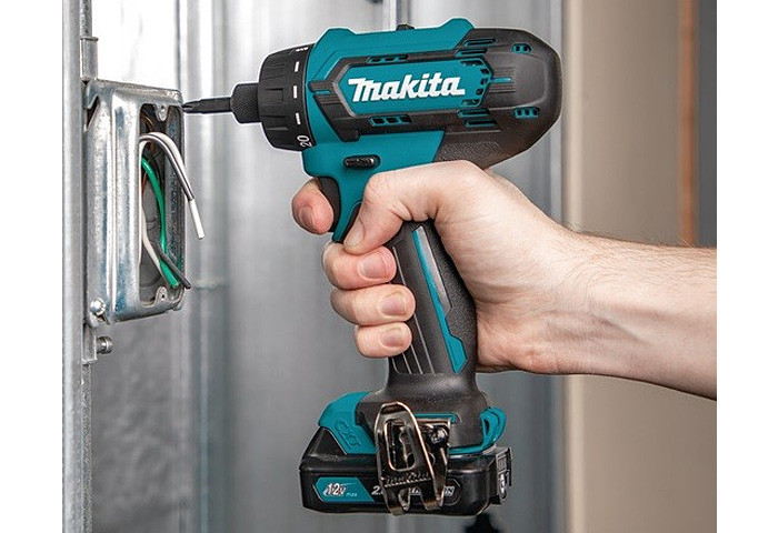 Аккумуляторная дрель-шуруповерт MAKITA DF033DZ