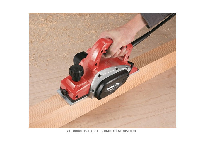 Рубанок MAKITA M1902
