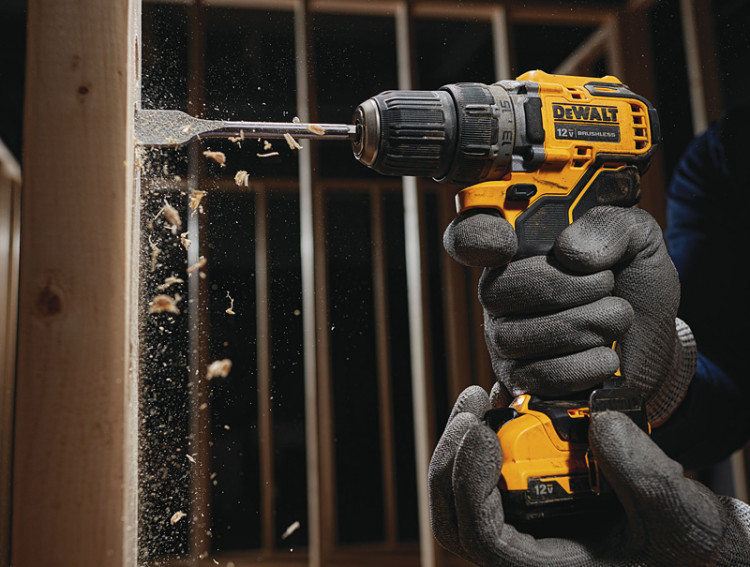 Аккумуляторная дрель-шуруповерт DeWALT DCD701N