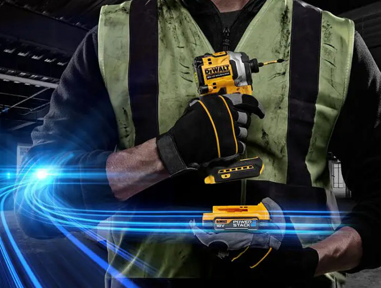 Аккумуляторный ударный шуруповерт DeWALT DCF850E1T