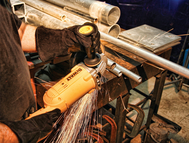 Болгарка DeWALT DWE496