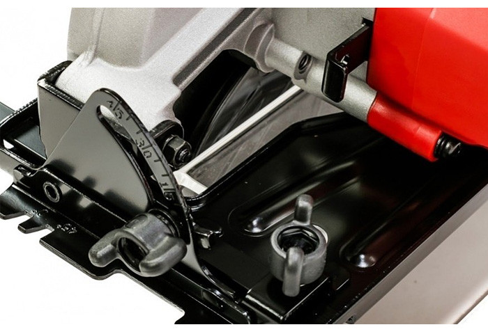 Дисковая пила MAKITA M5802