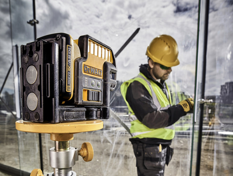 Лазер самовыравнивающийся DeWALT DCE0825LR