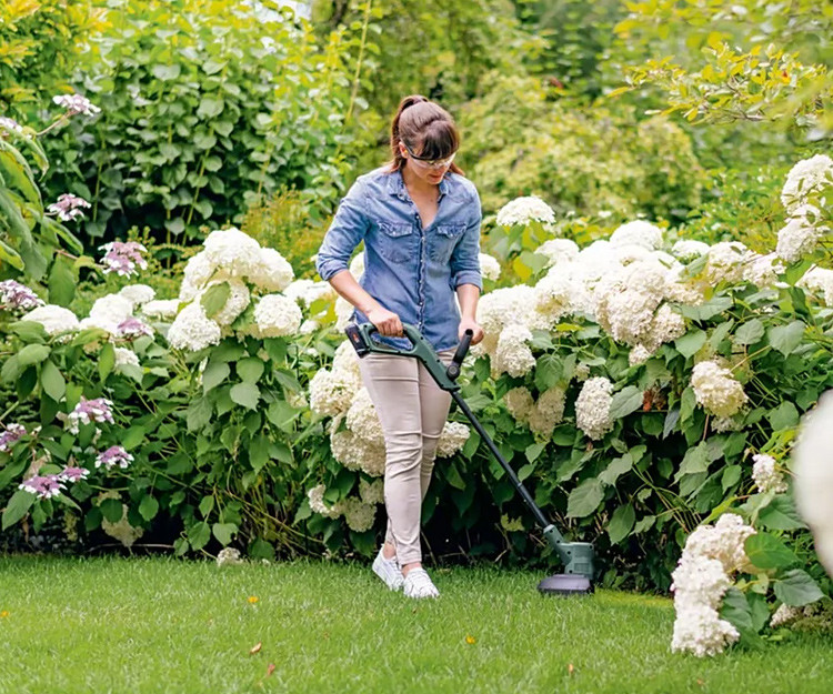 Аккумуляторный триммер BOSCH EasyGrassCut 18-230