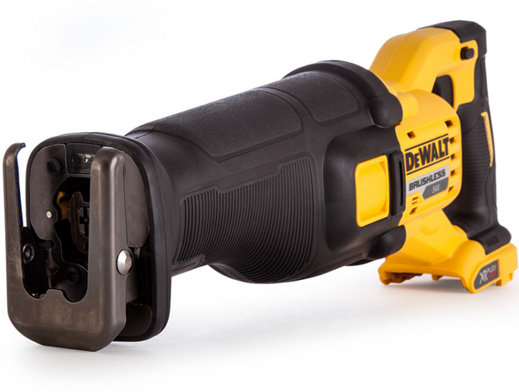 Аккумуляторная сабельная пила DeWALT DCS388N