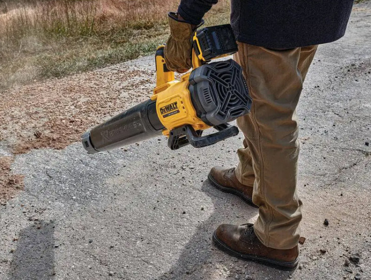 Аккумуляторная воздуходувка DeWALT DCMBL562N