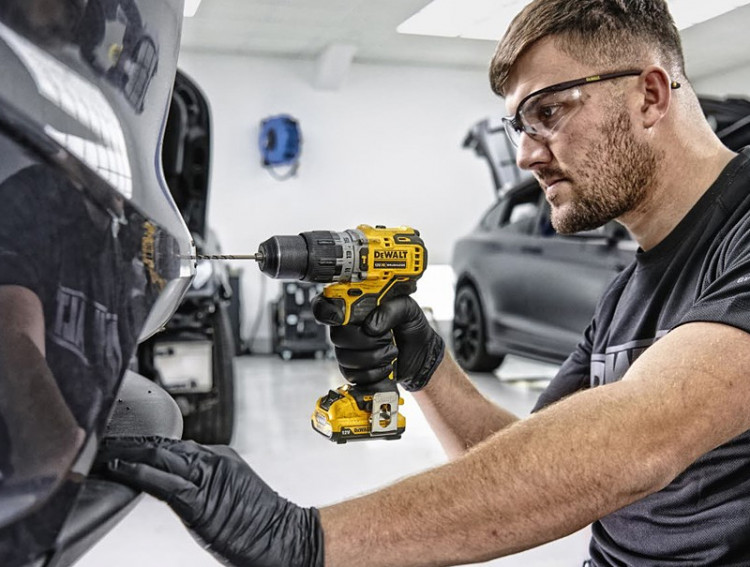 Аккумуляторная дрель-шуруповерт DeWALT DCD706N