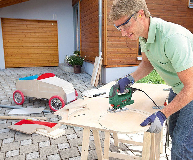 Лобзик BOSCH PST 700 E