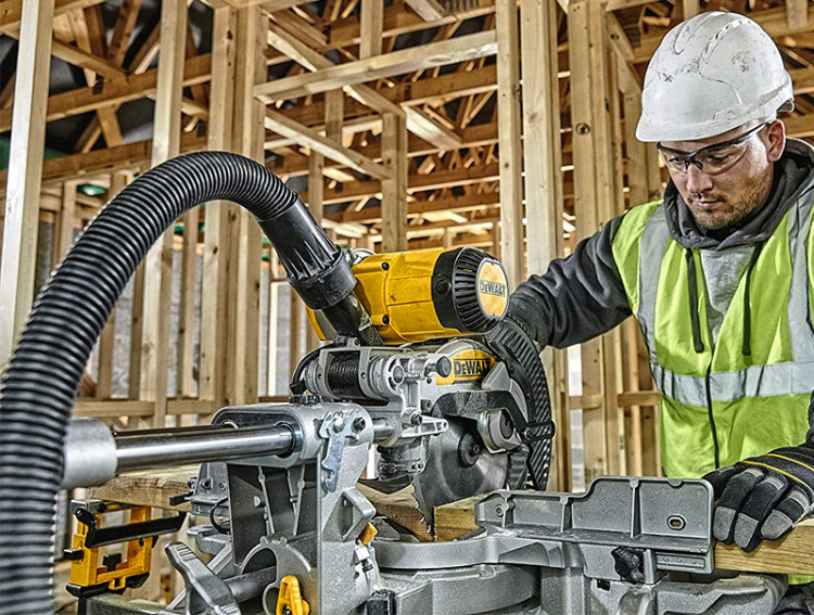 Торцовочная пила DeWALT DWS727