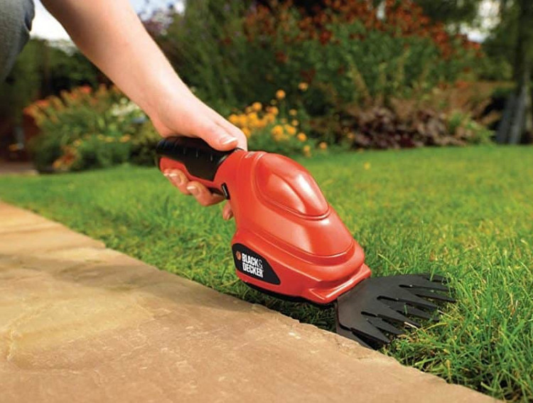 Аккумуляторный кусторез BLACK&DECKER GSL200