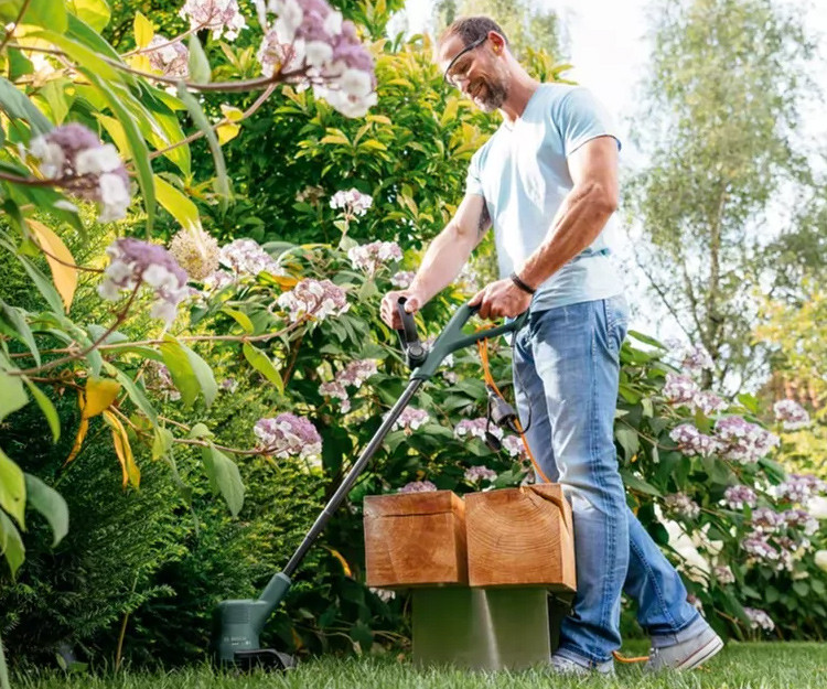 Триммер электрический BOSCH EasyGrassCut 23