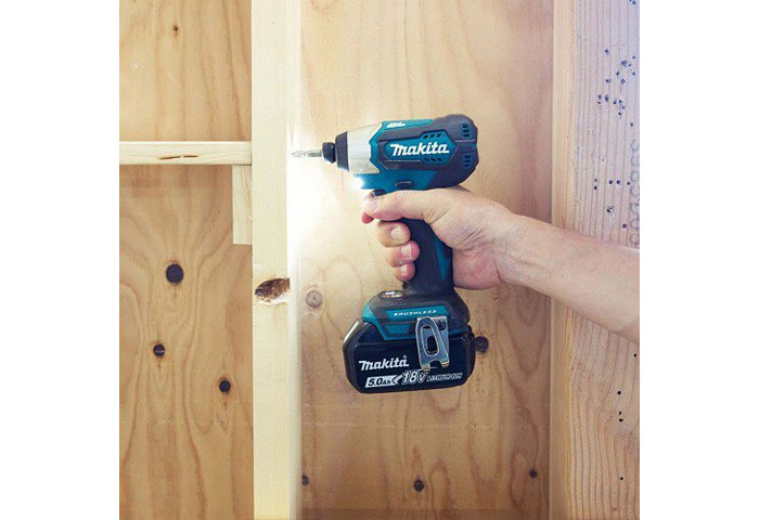Аккумуляторный ударный шуруповерт MAKITA DTD155Z