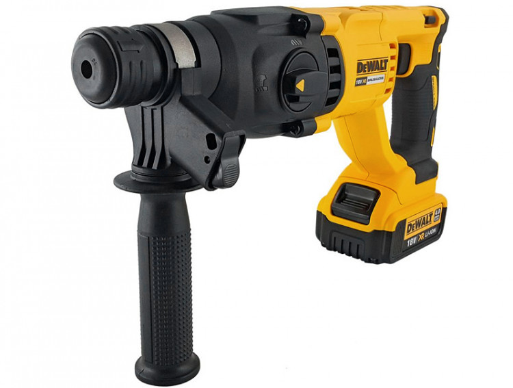 Аккумуляторный перфоратор DeWALT DCH133M1