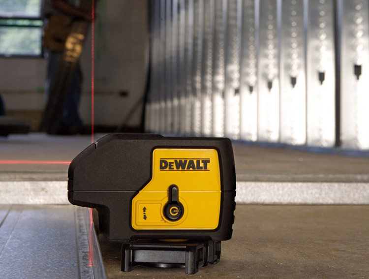 Лазерный уровень DeWALT DW083K