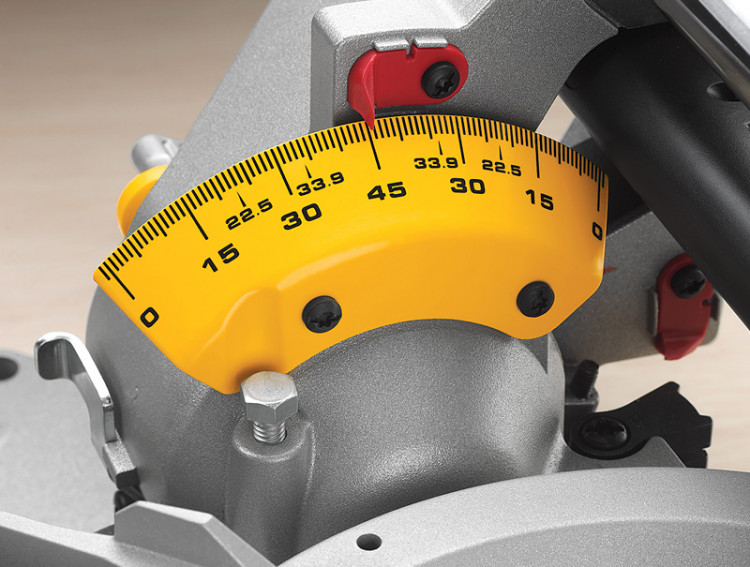 Торцовочная пила DeWALT DWS780