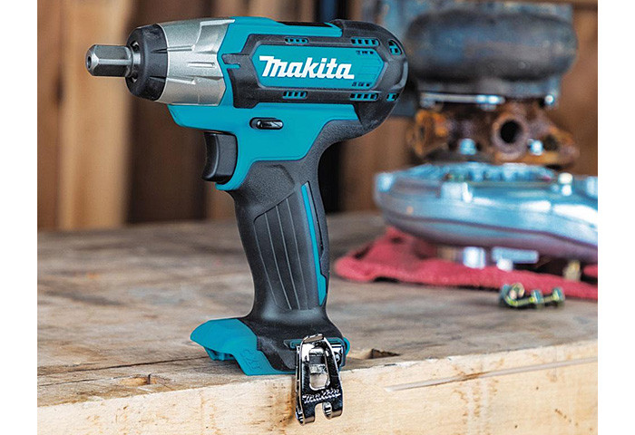 Аккумуляторный ударный гайковерт MAKITA TW161DZ
