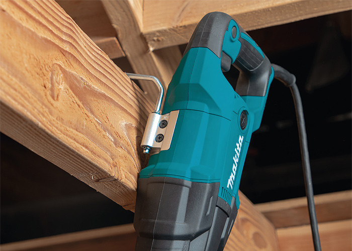 Сабельная пила (ножовка) MAKITA JR3061T