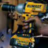 Аккумуляторный ударный гайковерт DeWALT DCF899HP2