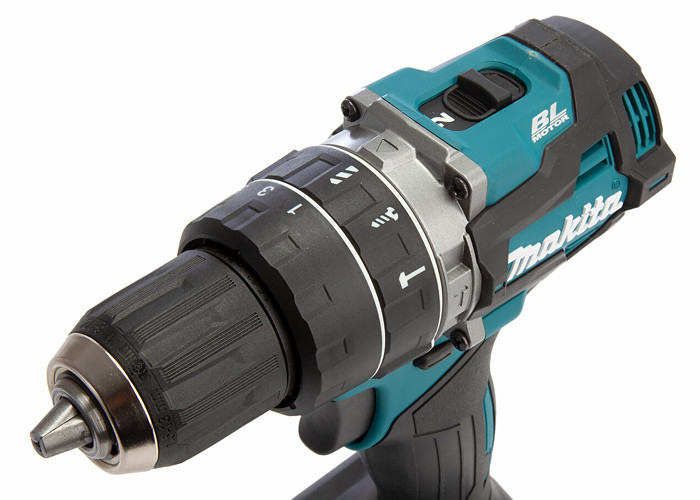 Аккумуляторный ударный шуруповерт MAKITA HP002GZ