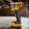 Аккумуляторный ударный гайковерт DeWALT DCF902D2