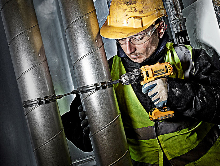 Аккумуляторная дрель-шуруповерт DeWALT DCD710N