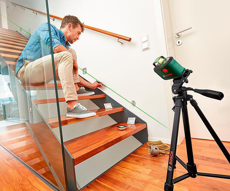 Линейный лазерный нивелир BOSCH AdvancedLevel 360 Basic