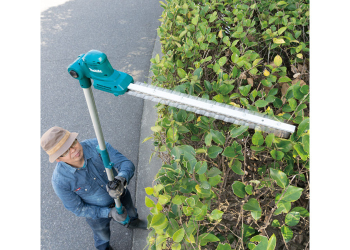 Аккумуляторный кусторез MAKITA UN460WDWA