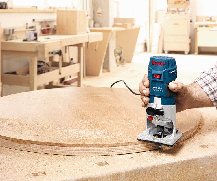 Кромочный фрезер BOSCH GKF 600