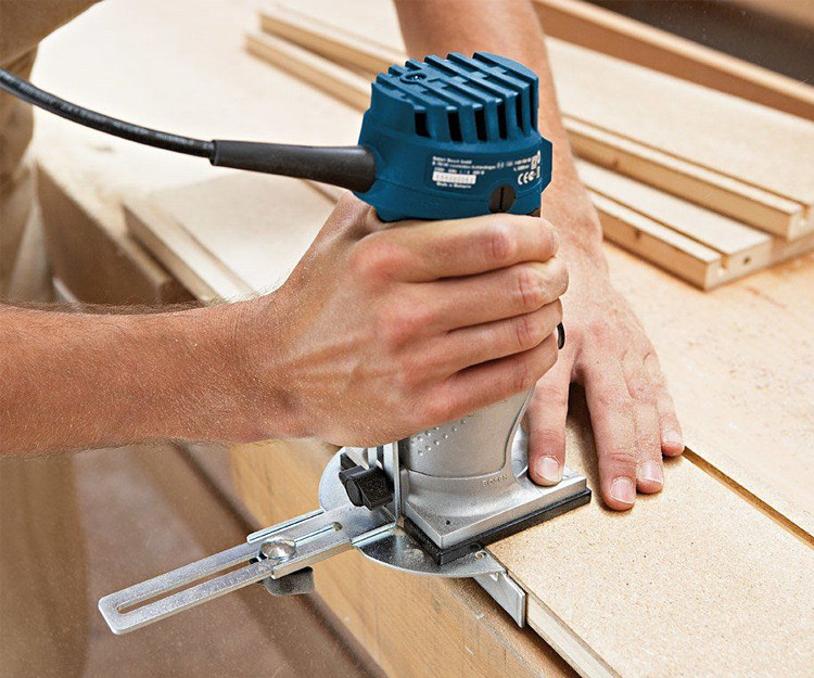 Кромочный фрезер BOSCH GKF 600 Promo