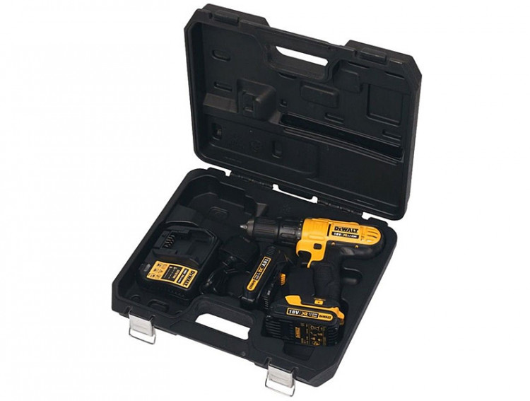 Аккумуляторная дрель-шуруповерт DeWALT DCD771C2