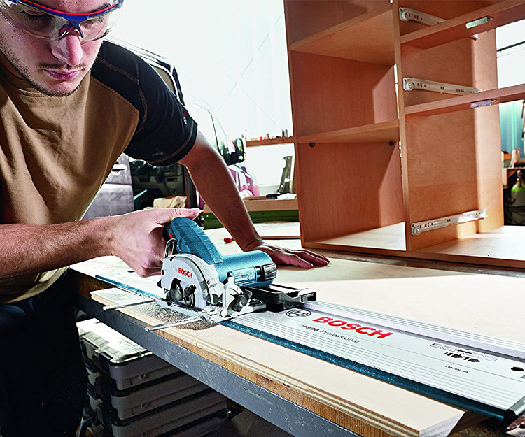 Аккумуляторная дисковая пила BOSCH GKS 12V-26 + GBA 12V 2.0Ah