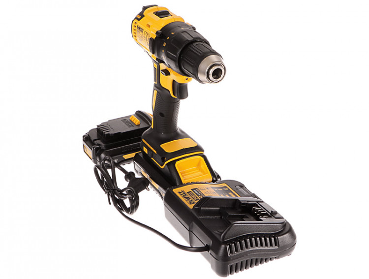 Аккумуляторная дрель-шуруповерт DeWALT DCD777D2T